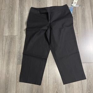 NWT- Nine West‎ Black Crop Pant